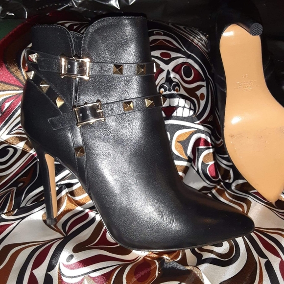 Valentino - Picture 6 of 7